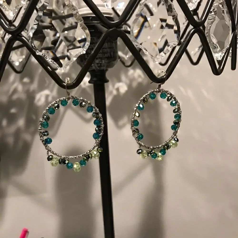 Beaded hoop earrings 💙💚 